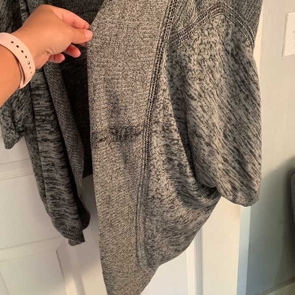 Lululemon knit yoga shawl - Picture 5 of 7